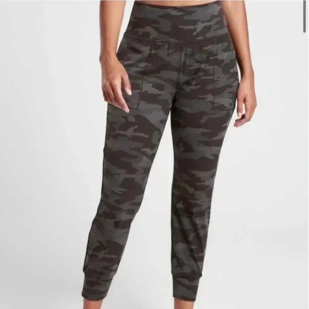 Athleta Salutation Camo Jogger